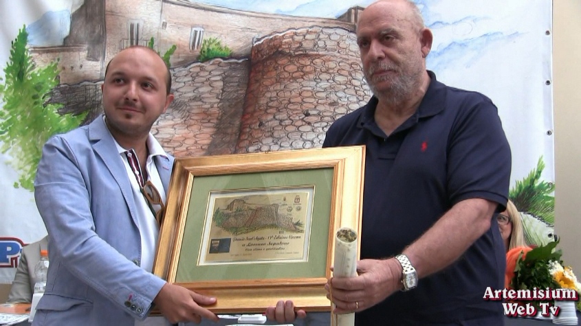 Il Regista Sepalone Premiato a Sant'Agata di Puglia dal Consigliere Provinciale Dott.Pasquale Russo